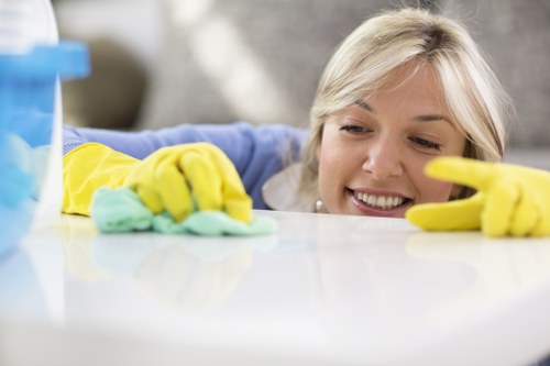 Move out cleaning service for SE27 bathrooms and flats